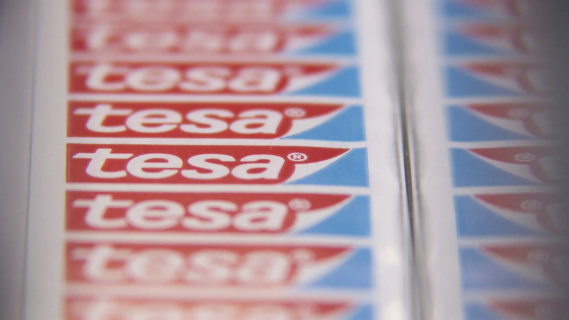 tesafilm® production in tesa plant Offenburg