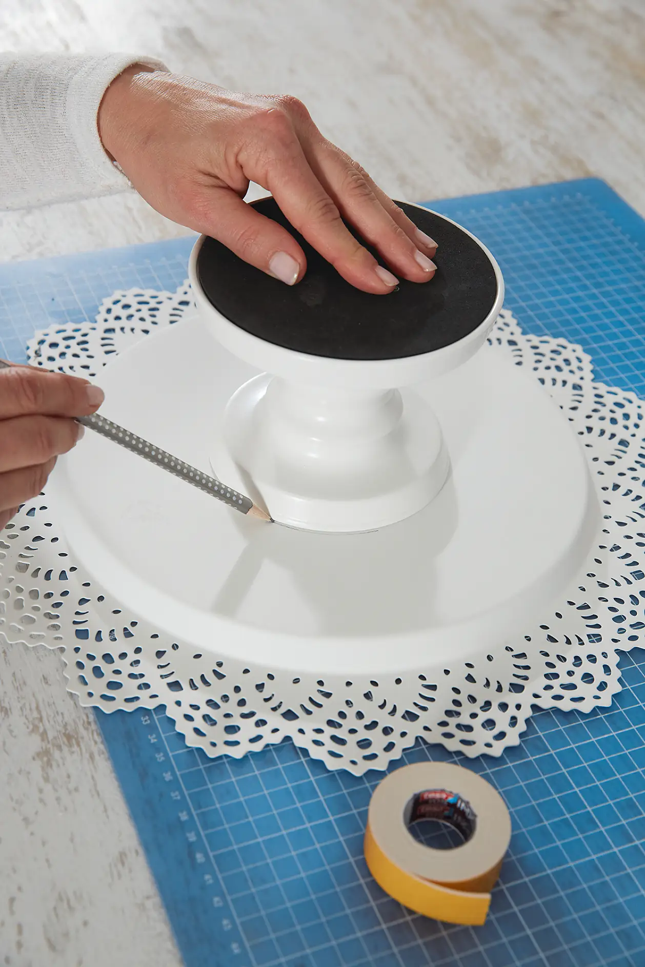 DIY Cake stand / Step 4: Placement