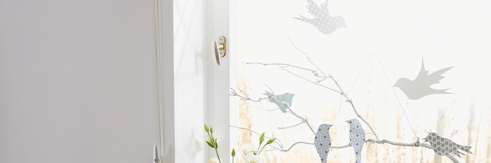 Removable window decoration