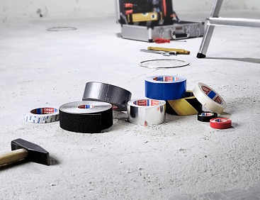 The full tesa® Professional product range offers a broad selection of products for professionals who work in exteriorand interior design alike.