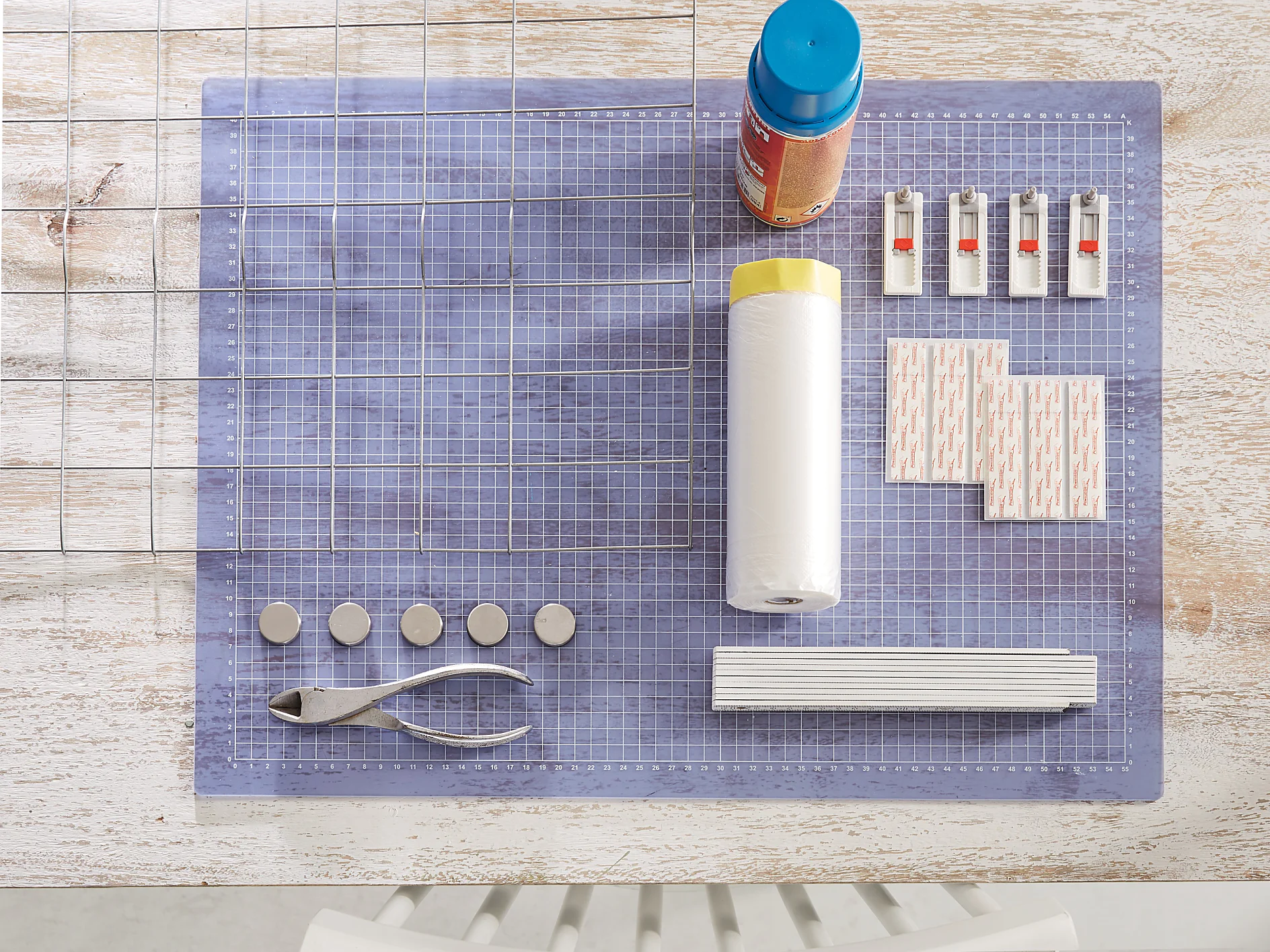 Materials needed for a wall-mounted iron mesh board Overview of materials needed for a wall-mounted iron mesh board