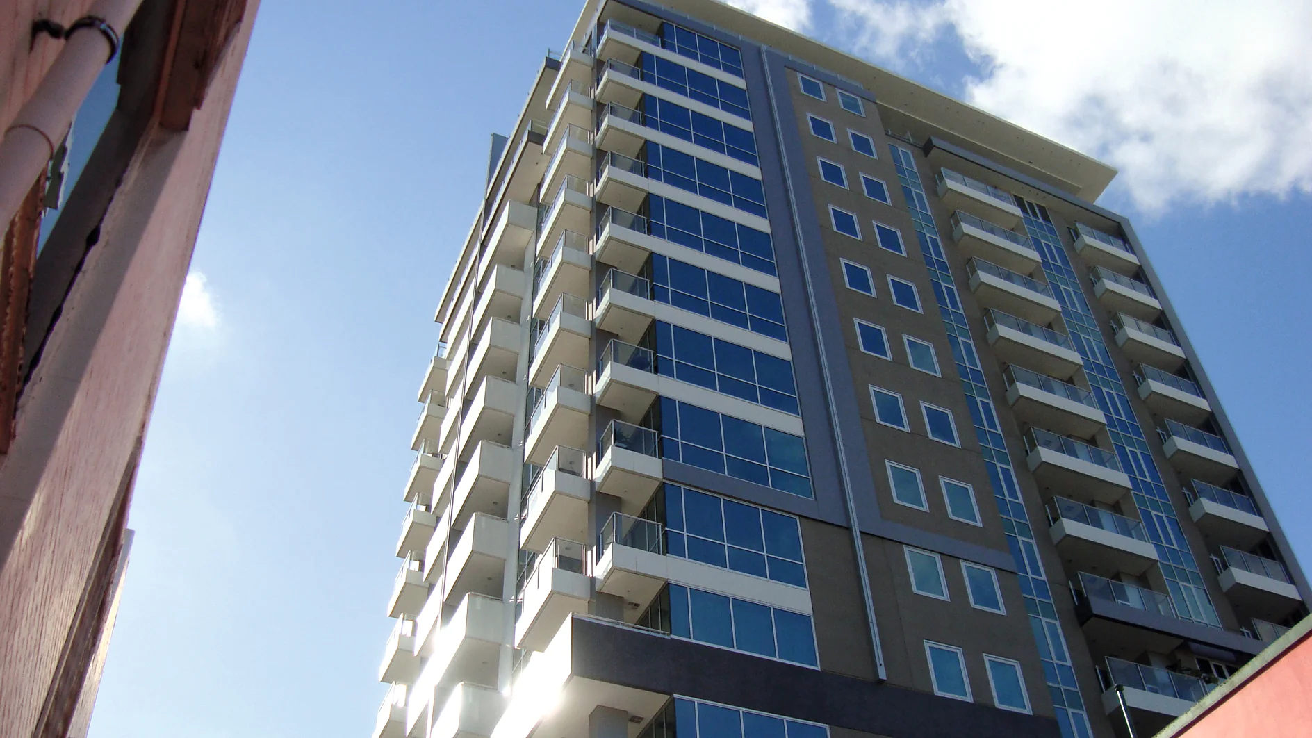 tesa® ACXplus adhesive tapes feature strong adhesion, stress dissipation, and resistance to the effects of temperature and weather. Tapes are used in the reinforcement profiles of the faÃ§ade cassettes at the new tesa headquarters, which will accommodate more than 850 employees starting in fall 2015.