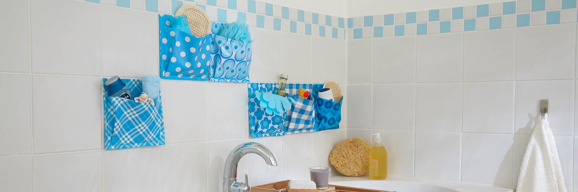 Oilcloth catch-alls – everything in its place in the bath