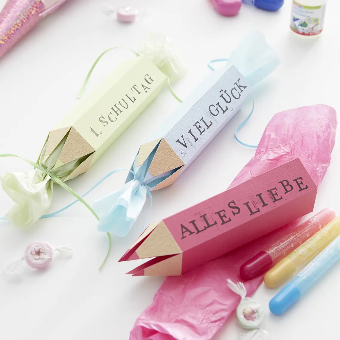 Magic pencil: Abracadabra – The best gifts for the first day of school are hiding in a self-crafted pencil! It is decorated with plenty of good wishes and filled with goodies.