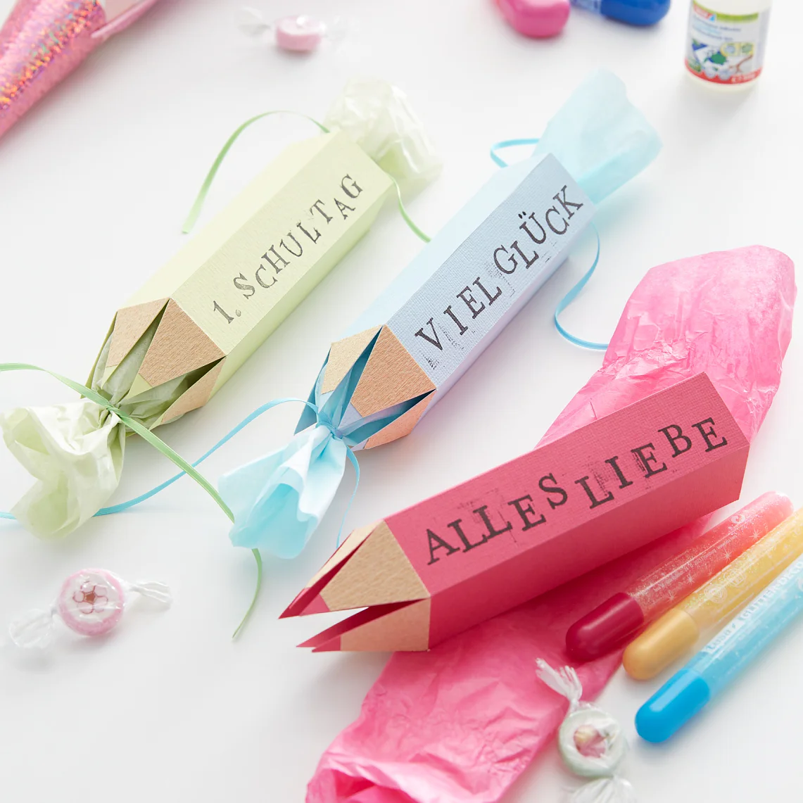 Magic pencil: Abracadabra – The best gifts for the first day of school are hiding in a self-crafted pencil! It is decorated with plenty of good wishes and filled with goodies.