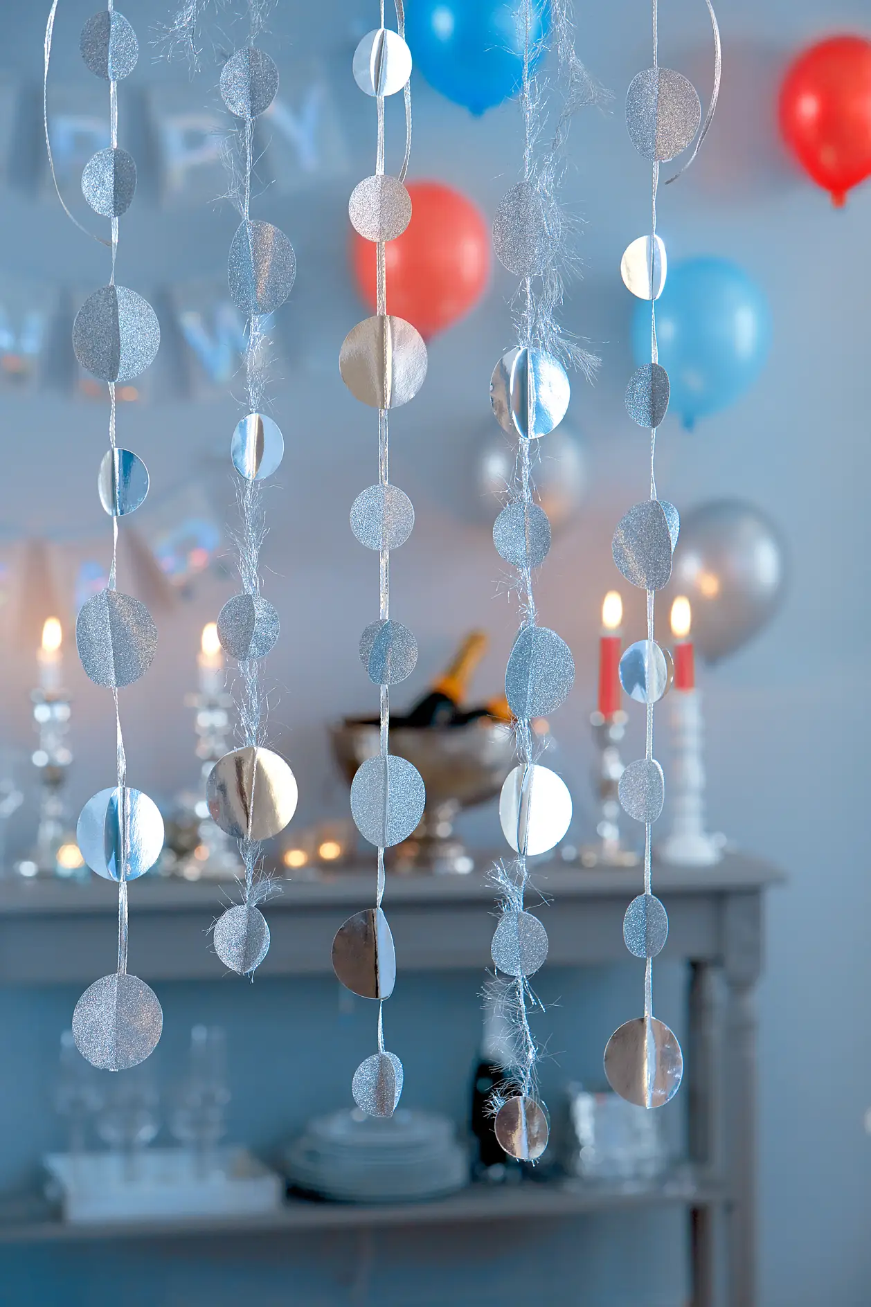 Final sparkling, glitter garland for your party.
