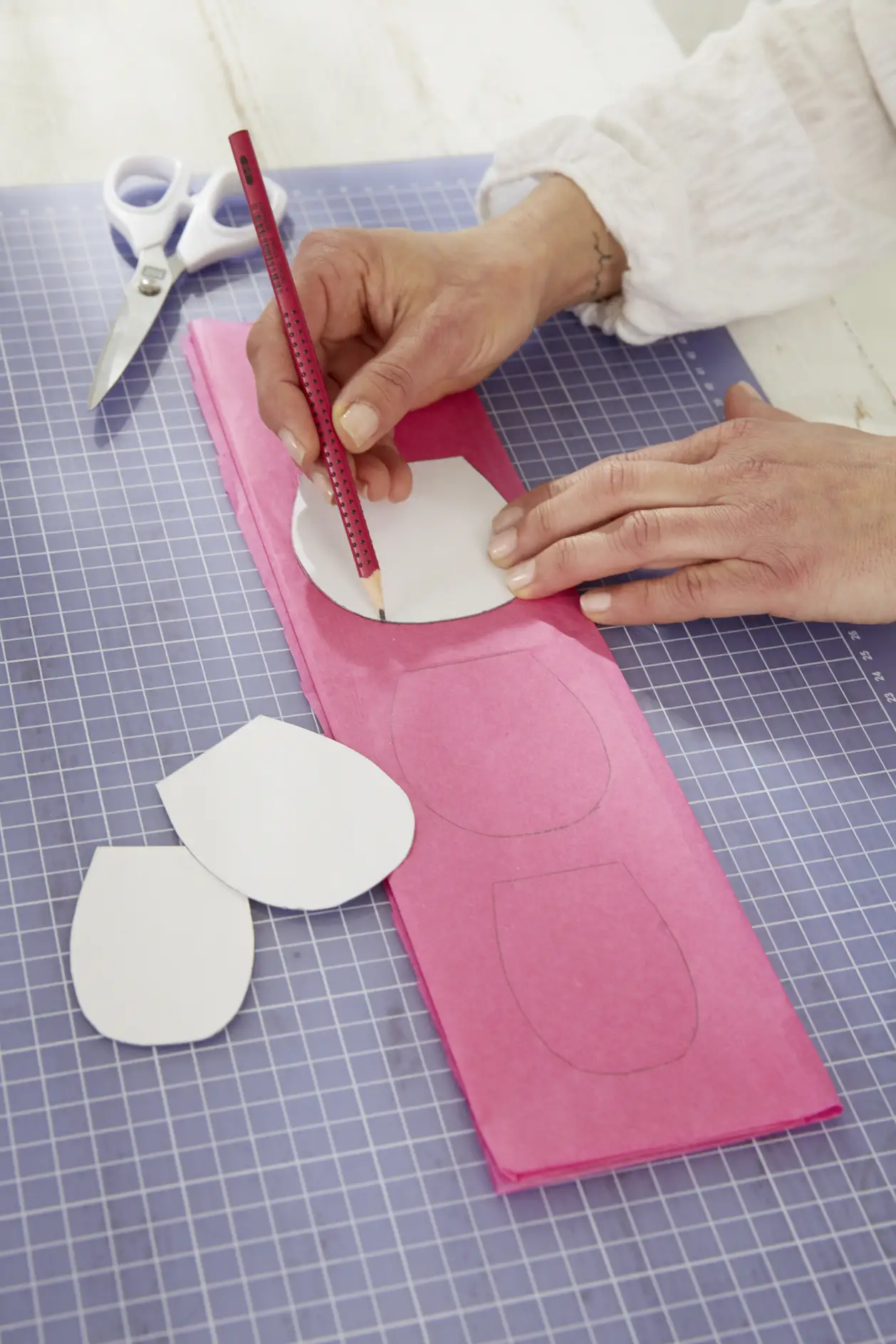 DIY Tissue Paper Rose / Step 2: Draw