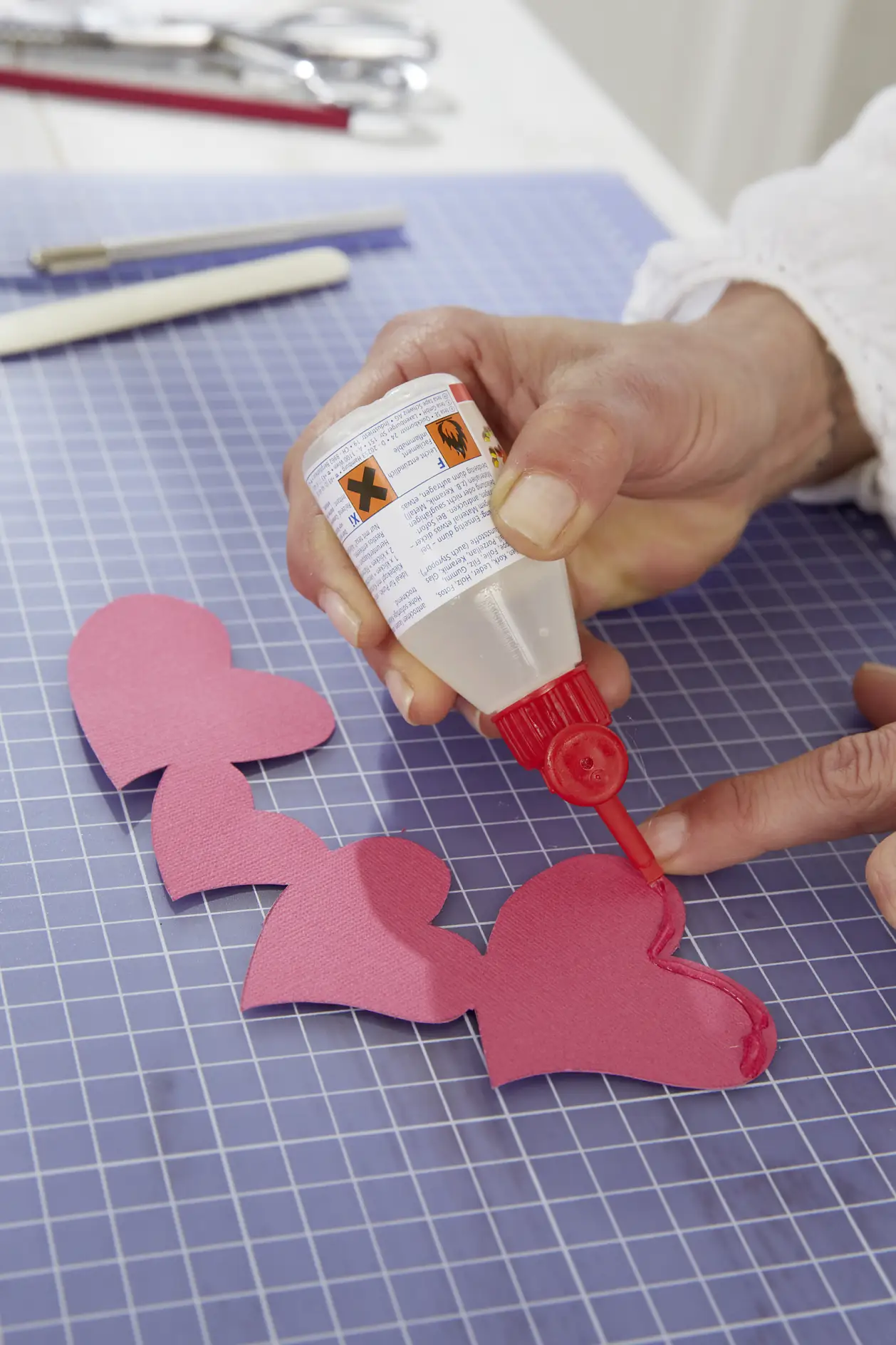 DIY Valentine's Day Card / Step 6: Glue