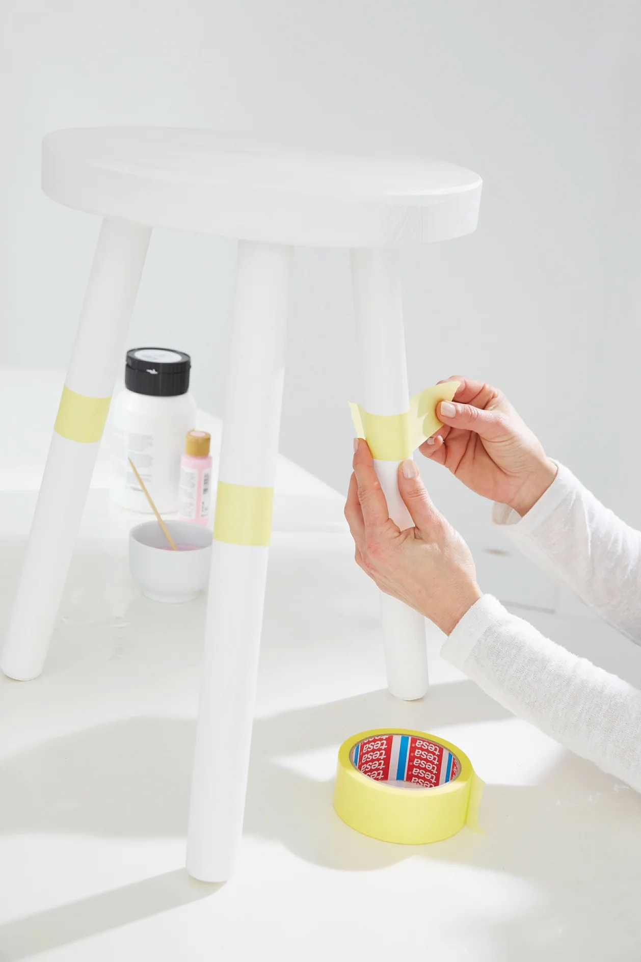 DIY Stool in Pastel Tones / Step 1: Paint