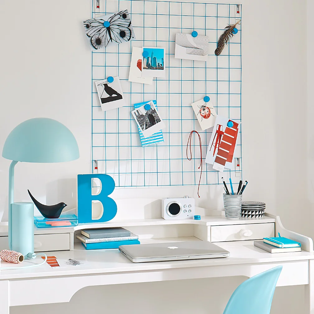 Create your own wall mounted iron mesh board!