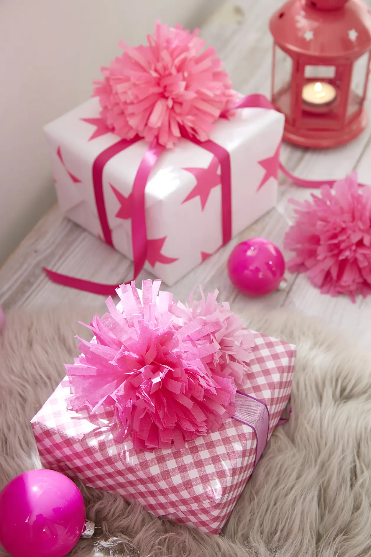 Your unique pompom gift wrapping