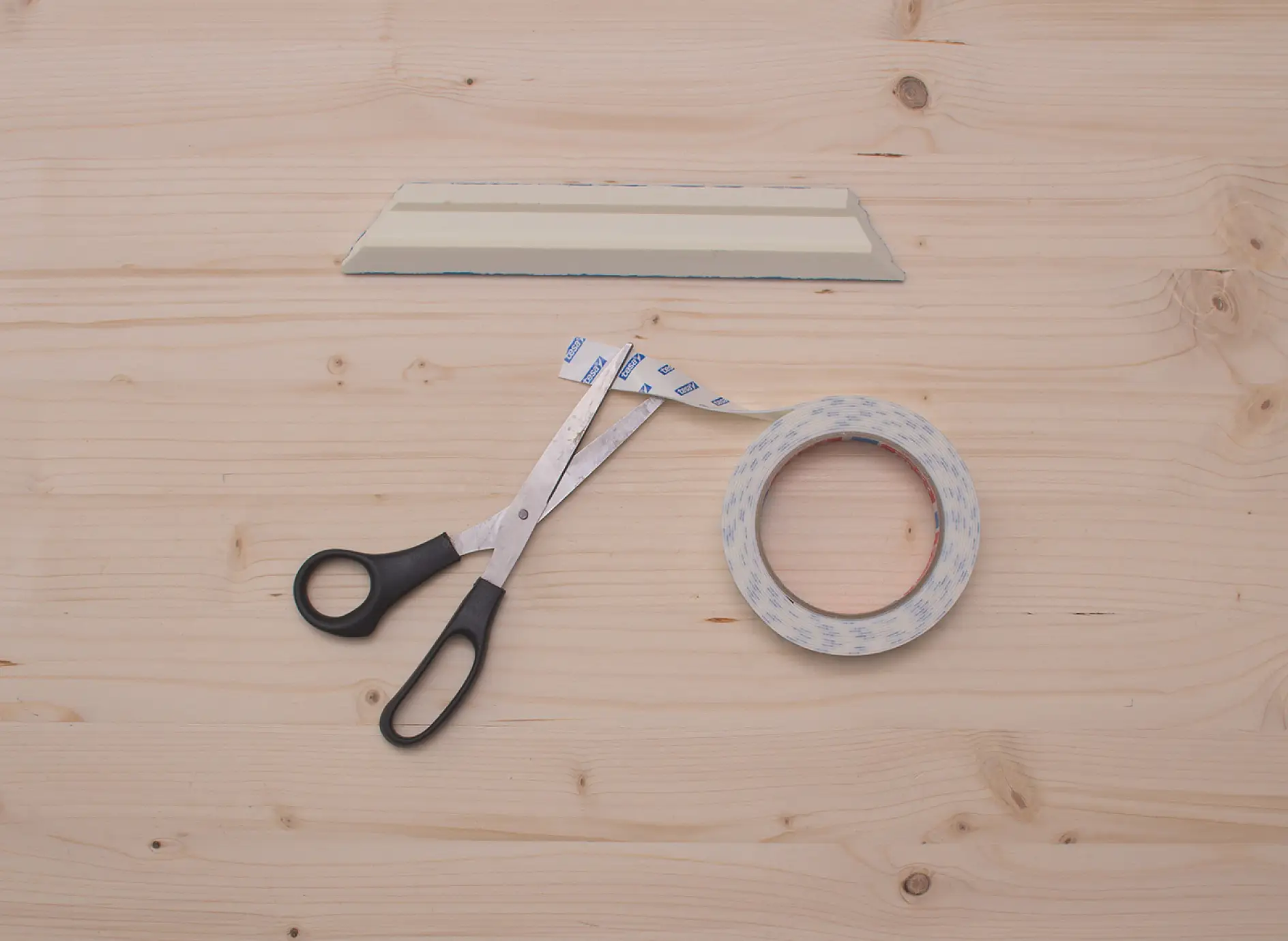 DIY Smart-TV / Step 5: Cut tape