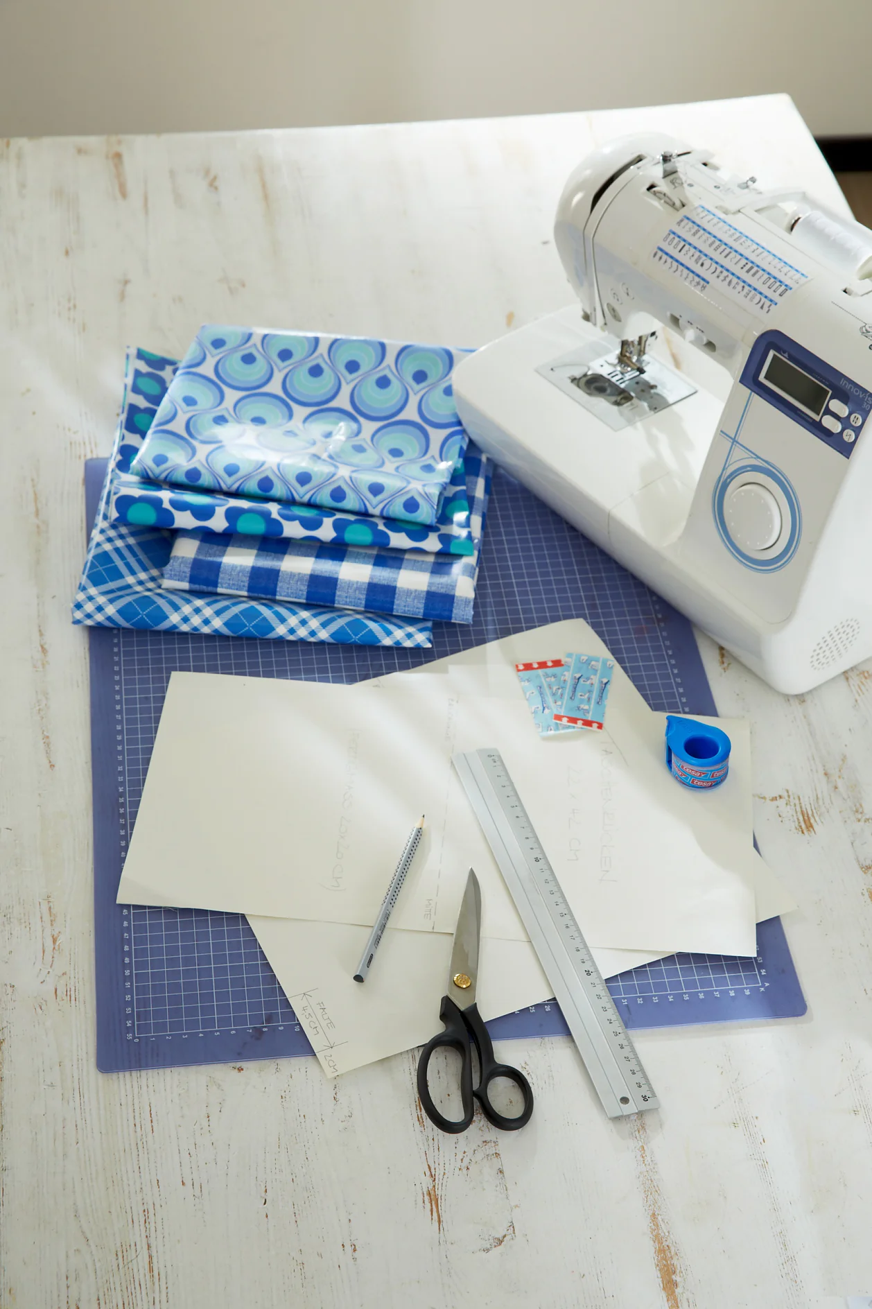 Oilcloth catch-alls – everything in its place in the bath - Step 1 DIY Oilcloth Catch-Alls / Step 1: Overview
