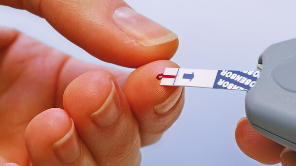 diagsnostic strips tesa is developing innovative solutions for diagnostic strips to test blood sugar levels in diabetics. The new special adhesive tapes not only make the measuring process more precise while also ensuring greater ease of handling for patients, but also optimize the production process for the manufacturer of the strips at the same time.