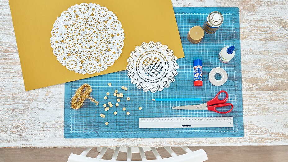 Material needed for our do it yourself crown Material needed for our do it yourself crown