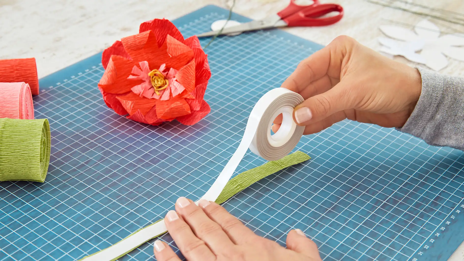 DIY Paper Flower / Step 8: Affix