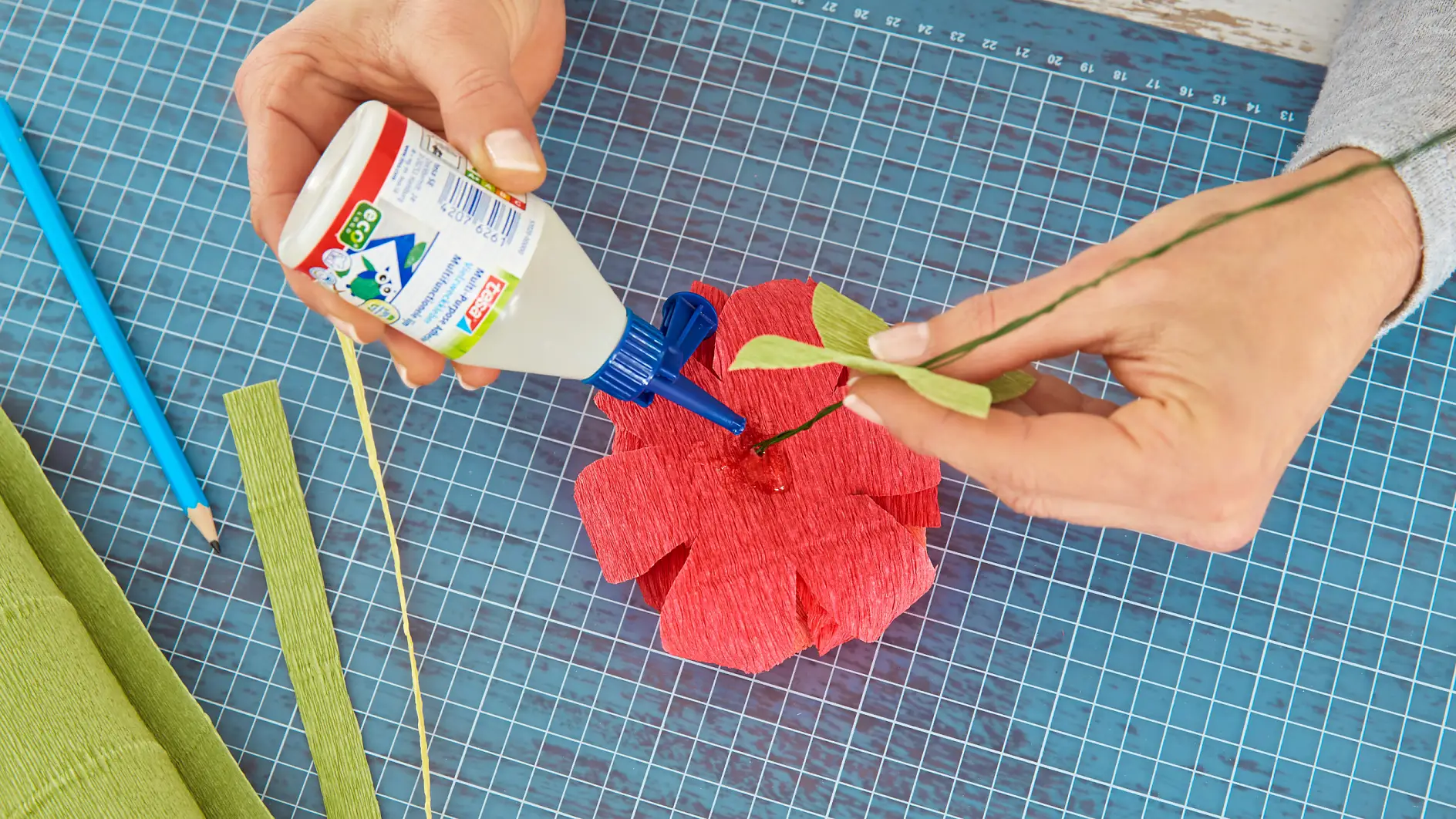 DIY Paper Flower / Step 6: Glue them all