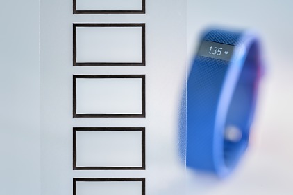 Small adhesive area, big performance: The die-cuts used in fitness trackers need to be resistant to exposure to various substances, including sunscreen and soap. The tesa product range currently comprises four double-sided adhesive tapes ranging in thickness from 50 to 250 micrometers.