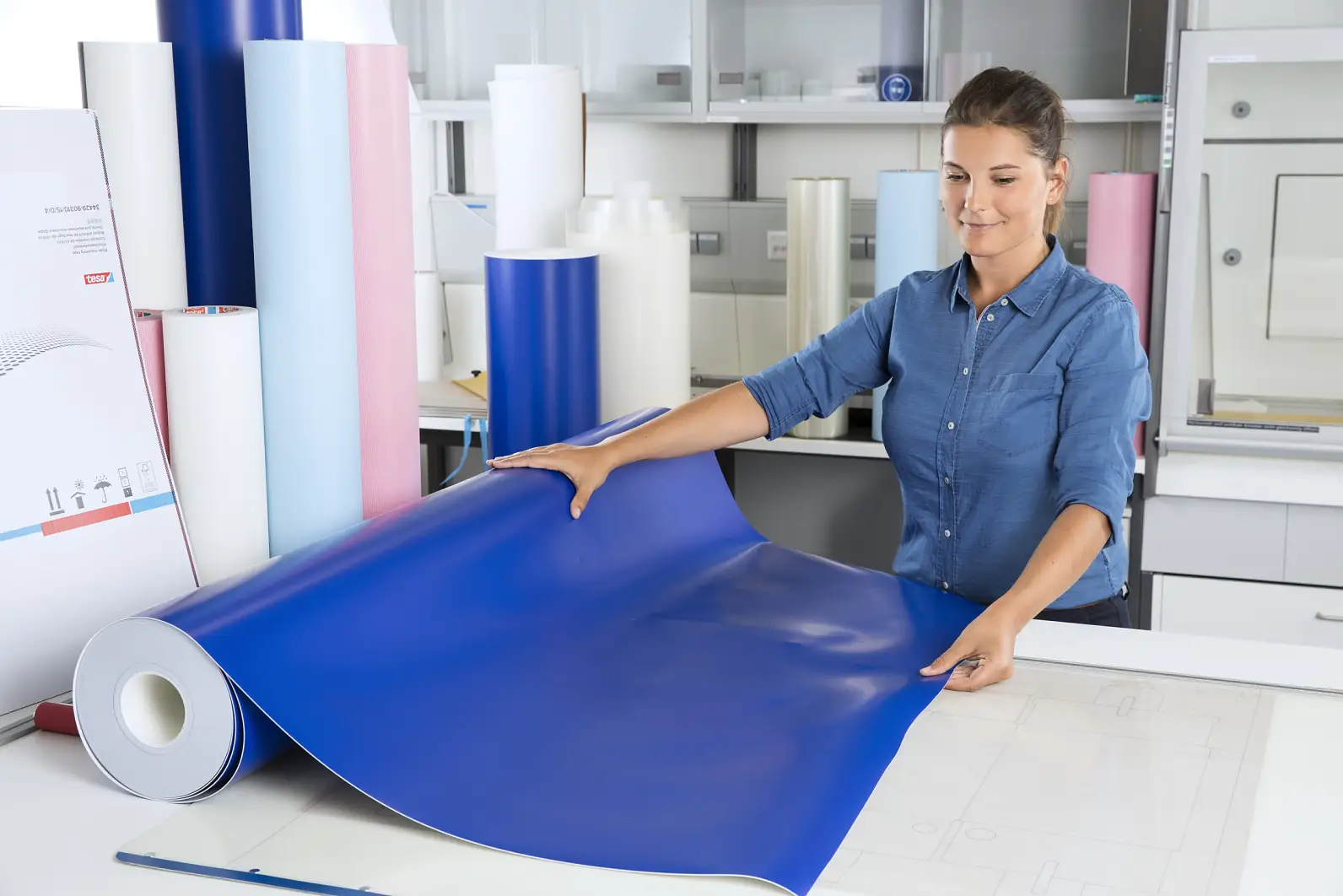 Unwinding Self-Adhesive tesaprint® Cushioning Foam