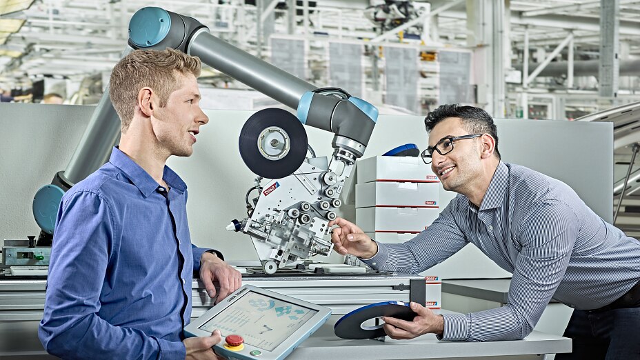 Custom Application Solutions for the Global Automotive Industry Custom Application Solutions for the Global Automotive Industry