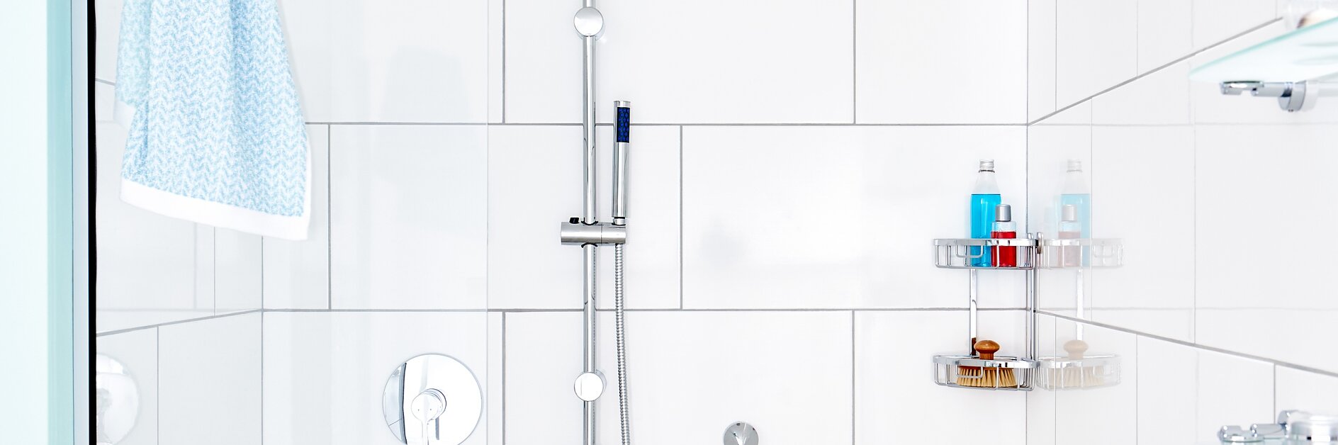 Store your shower supplies close to you: all in one place and out of your way at the same time.