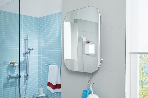 Mirror Without Drilling Tesa, How To Stick Mirror On Tiles Without Nails