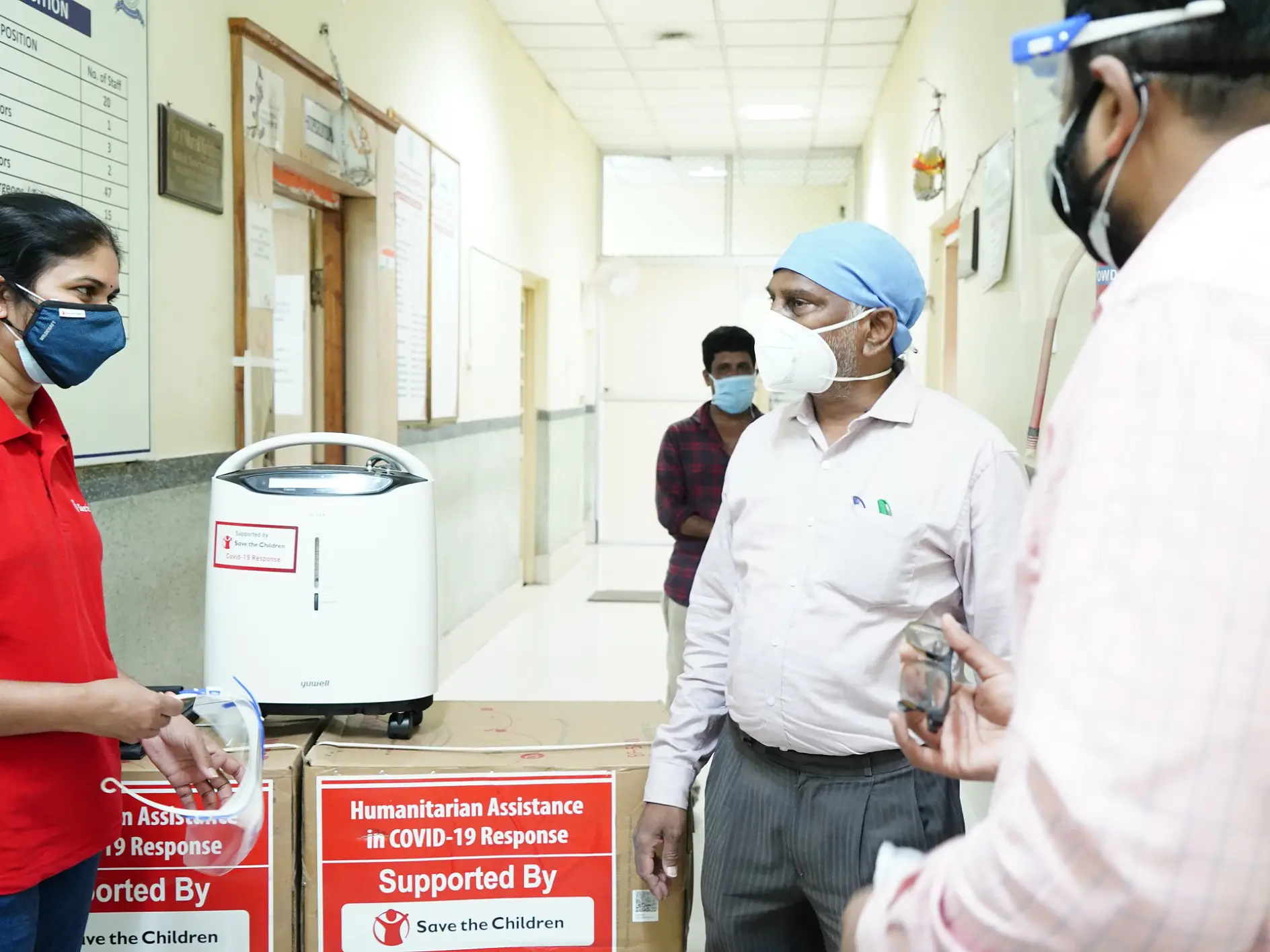 Die Notlage in Indien trifft das Gesundheitssystem vor Ort besonders hart. Durch die schnelle und aggressive Ausbreitung von Covid-19 droht die Corona-Pandemie in Indien die Lebensbedingungen von Millionen von Kindern nachhaltig zu verschlechtern. Deswegen geht ein Großteil der Spenden an medizinische Einrichtungen, wie hier im Niloufer Krankenhaus für Frauen und Kinder in Hyderabad. (Photo: Save the Children)