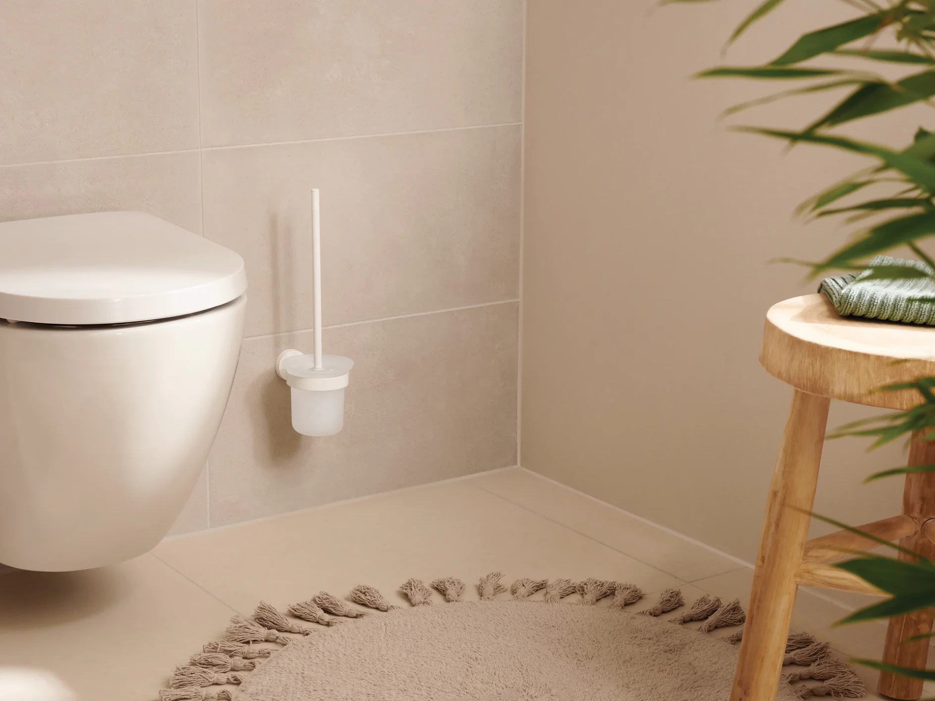 tesa-Moon-White-Toilet-Brush-40571_mood tesa-Moon-White-Toilet-Brush-40571_mood