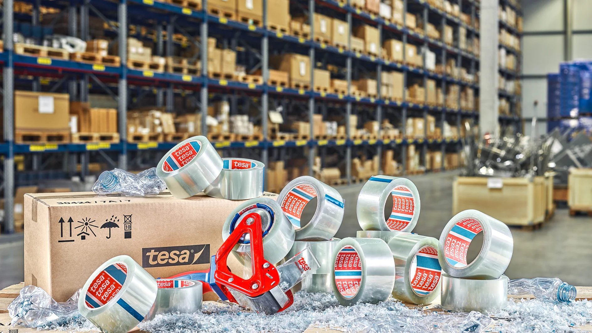 The tape is perfect for light and medium-weight packaging up to 30 kg.