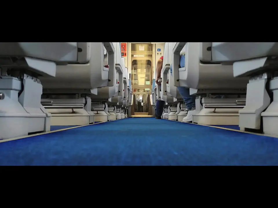 Carpet laying tesa® flameXtinct 45020 web stage