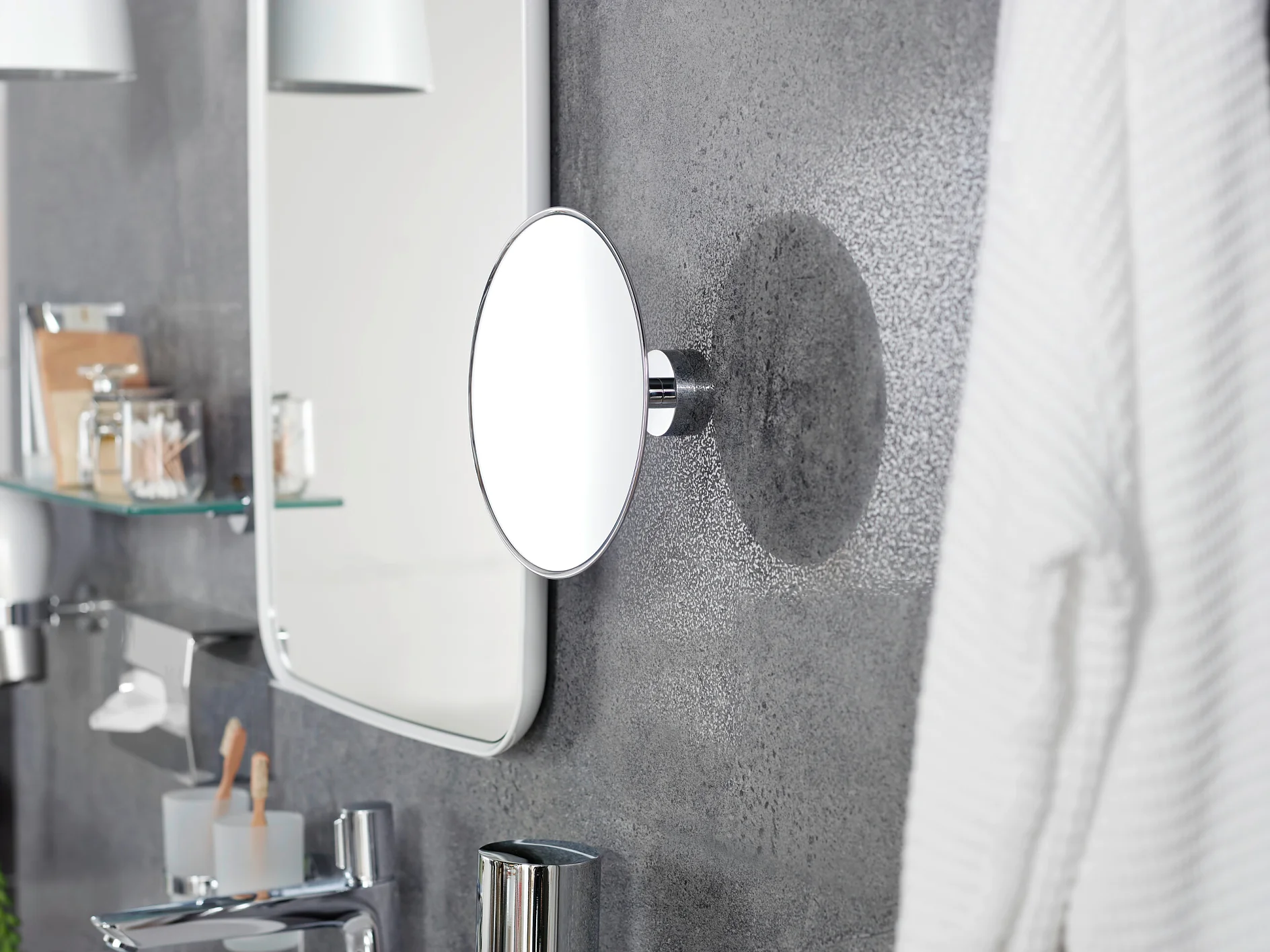 tesa_tSBS-cosmetic-mirror_mood_001 tesa_tSBS-cosmetic-mirror_mood_001