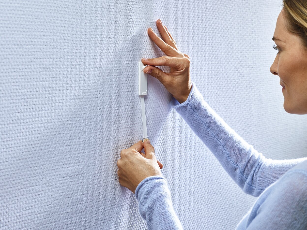 [en-en] tesa Smart Mounting System Adhesive Nail 1kg Step 11 of 11 wallpaper