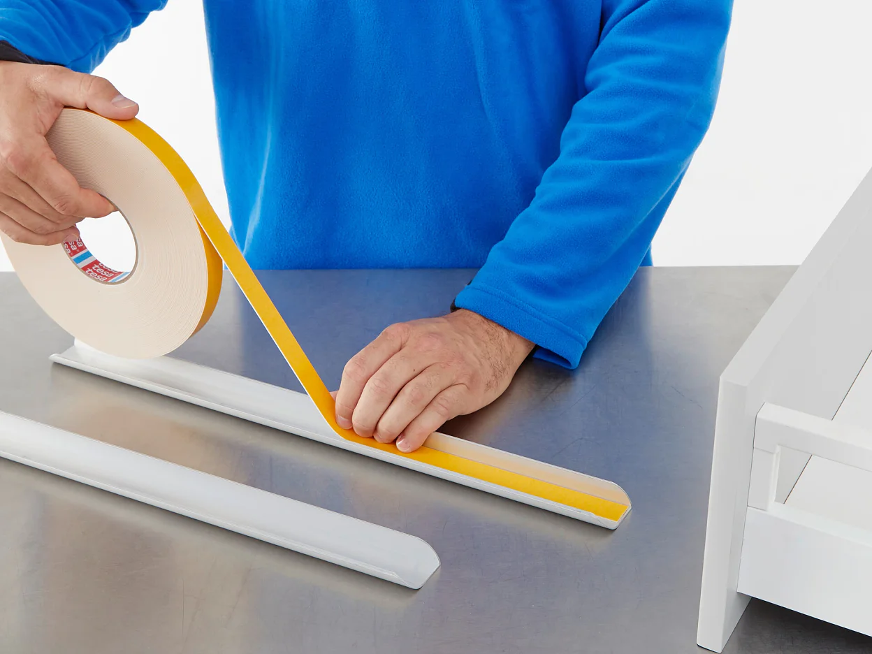 tesa 62932 double sided PE foam tape step1of3