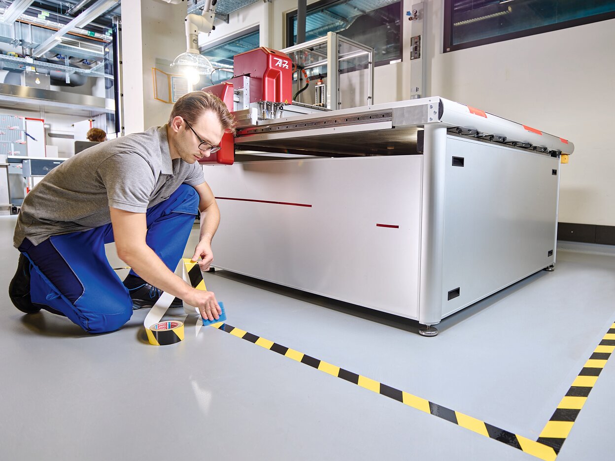 tesa-60960-anti-scratch-pet-floor-marking-tape-007