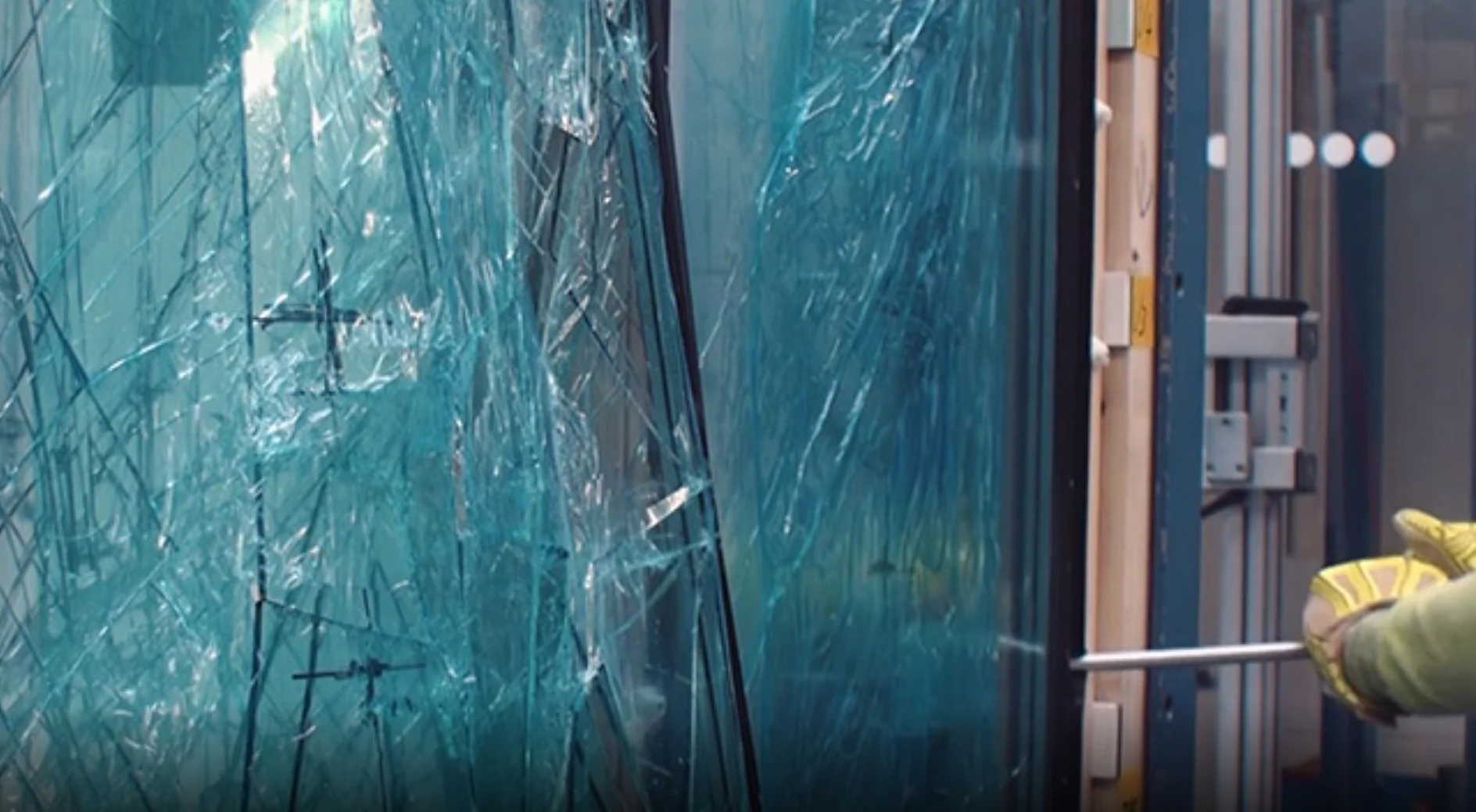 tesa® Burglar Resistance Windows