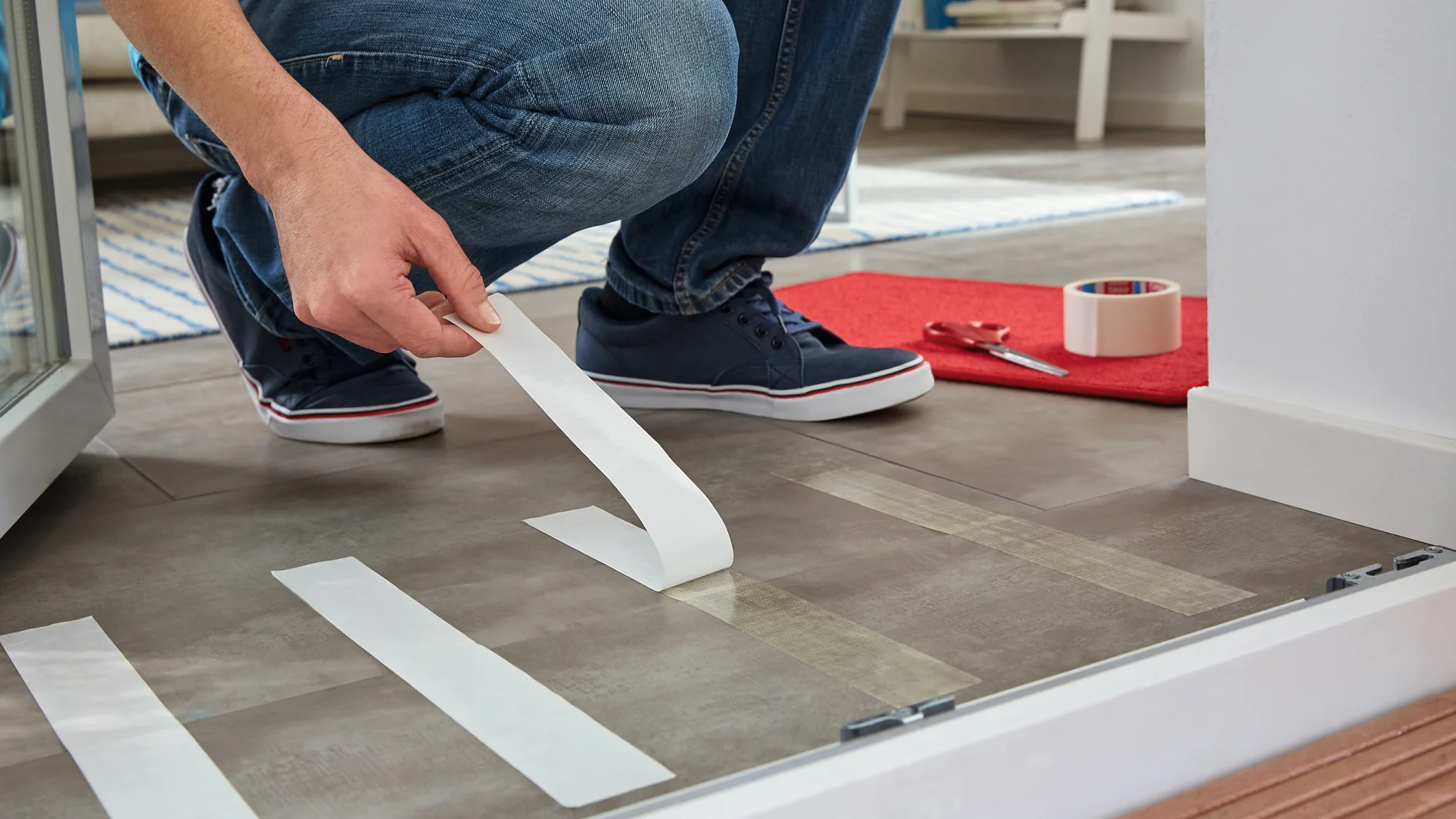 flooring-tape-residue-free-removal_step3of6