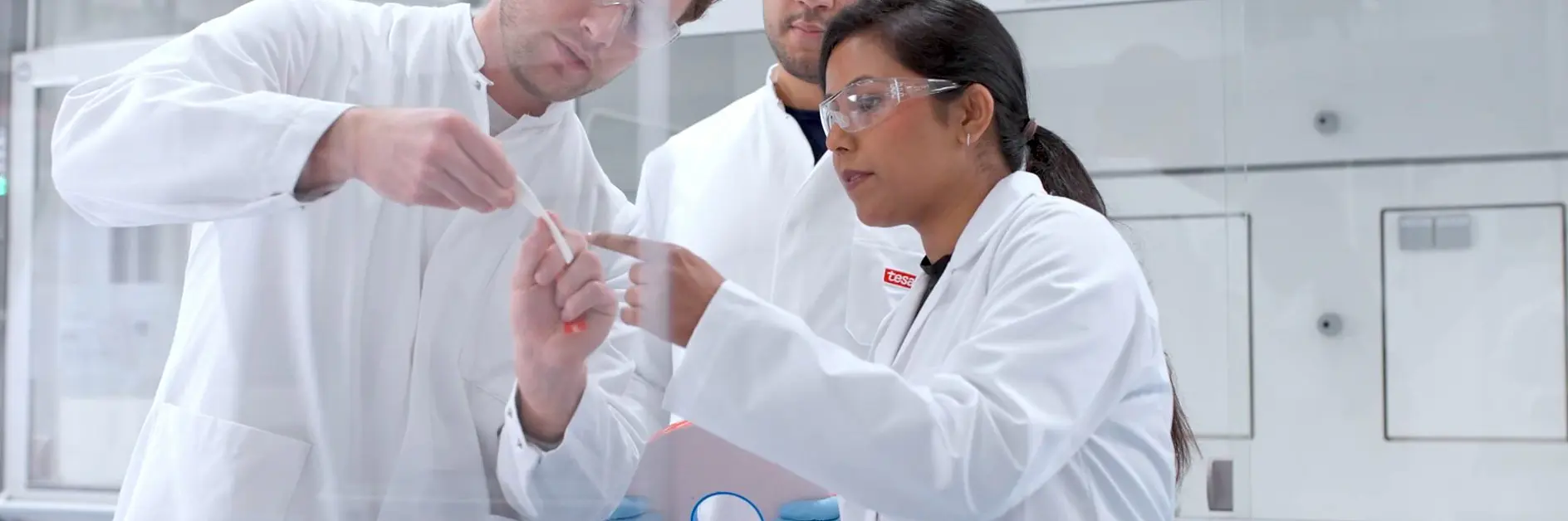 Strategy Headervideo