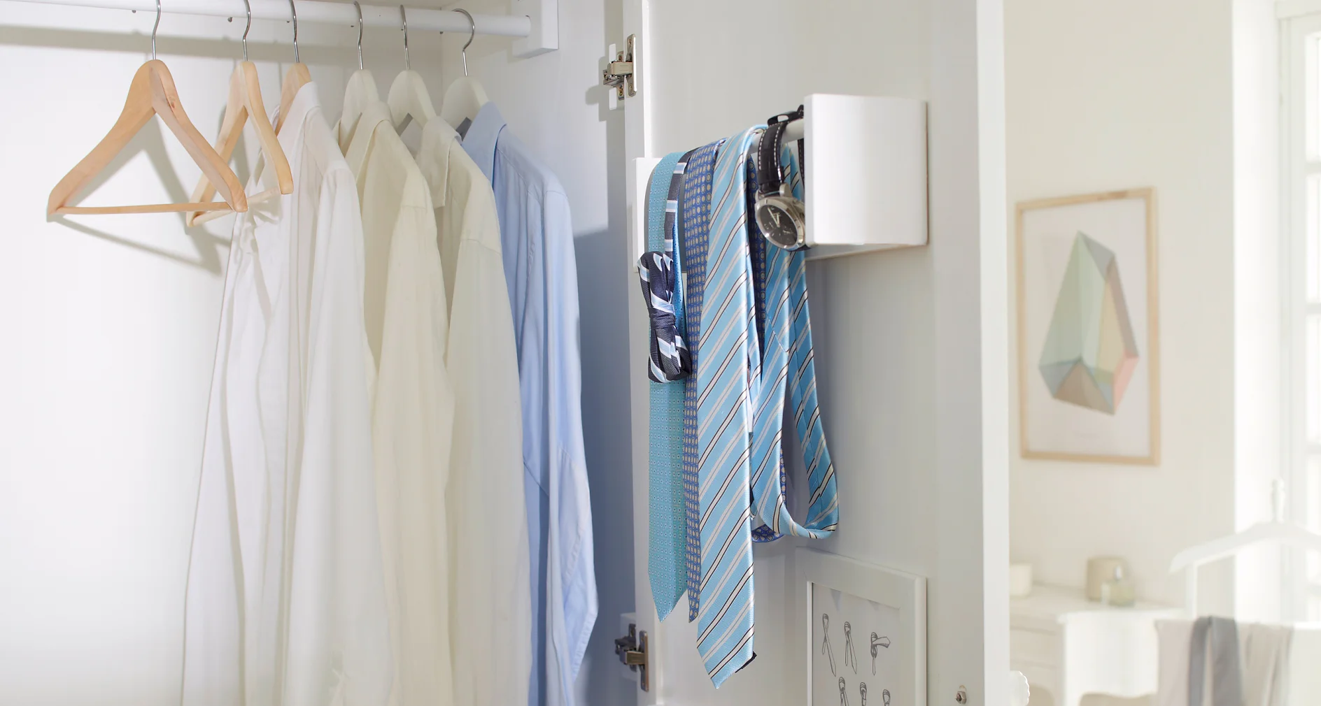 Too many ties and nowhere to hang them? No problem. Why not convert a spice rack into a handy tie rack? It's quick and easy to make and held securely in place wtih tesa Powerbond® INDOOR.