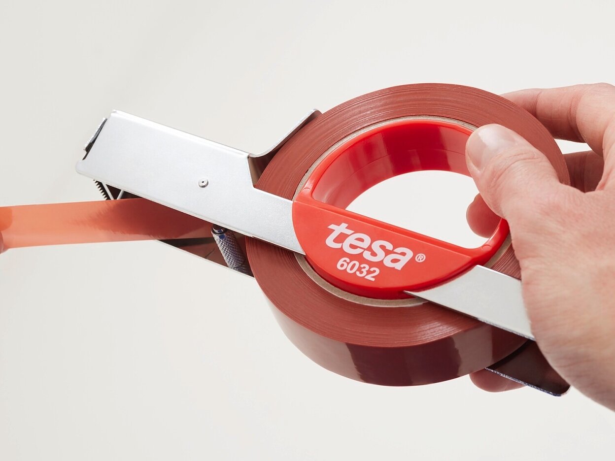 tesa 6032 industrial hand dispenser strap it step3of4 ap