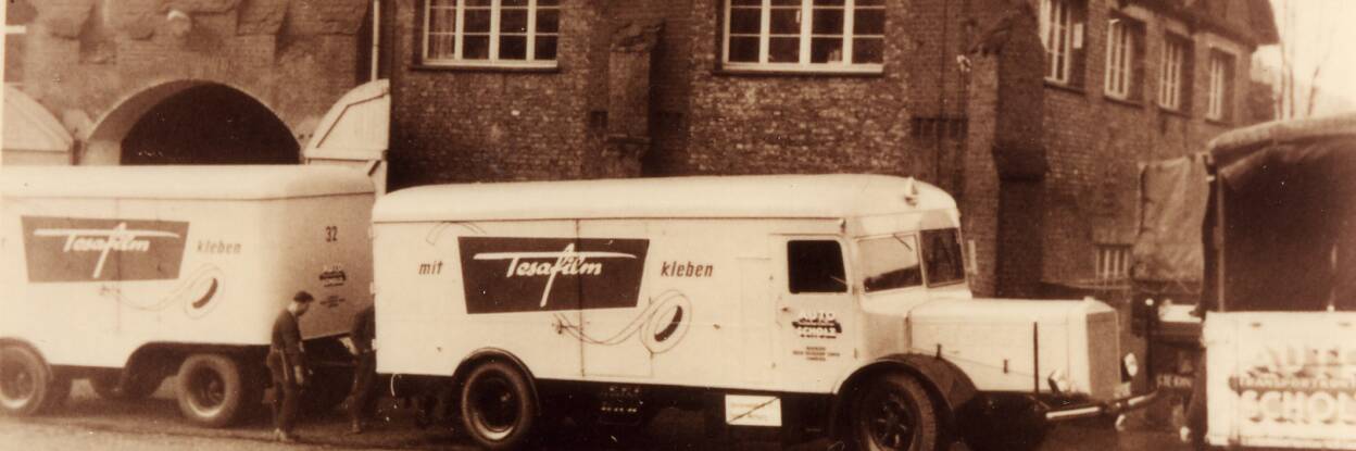 En los 50, los camiones de tesa y también los trenes y autobuses de la marca se podían ver por toda Alemania.