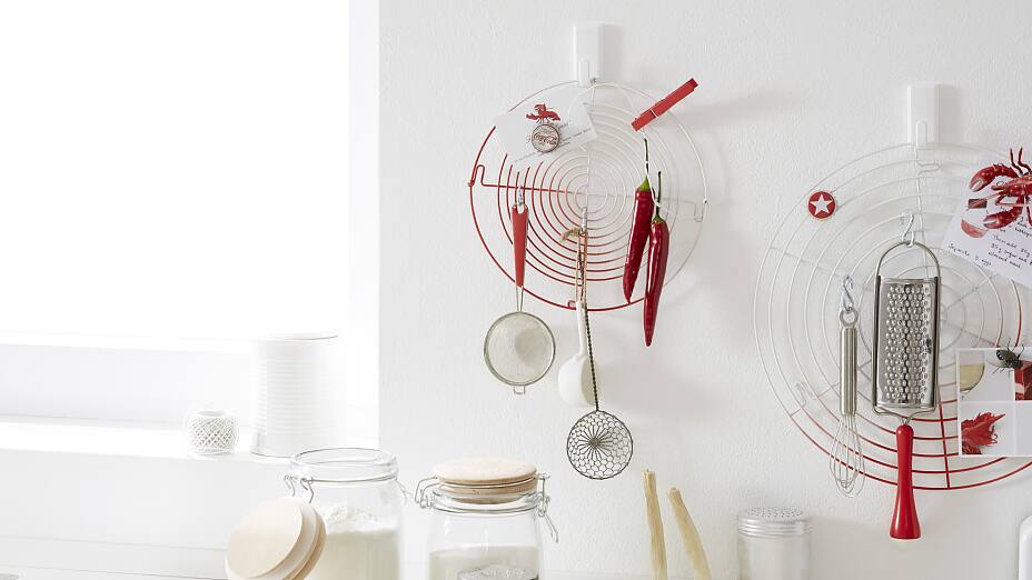 Simple organizing tips - The cooling rack mounted on the wall hooks "tesa Powerstrips® Hook LARGE Classic" is one of the most appreciated interior design ideas.