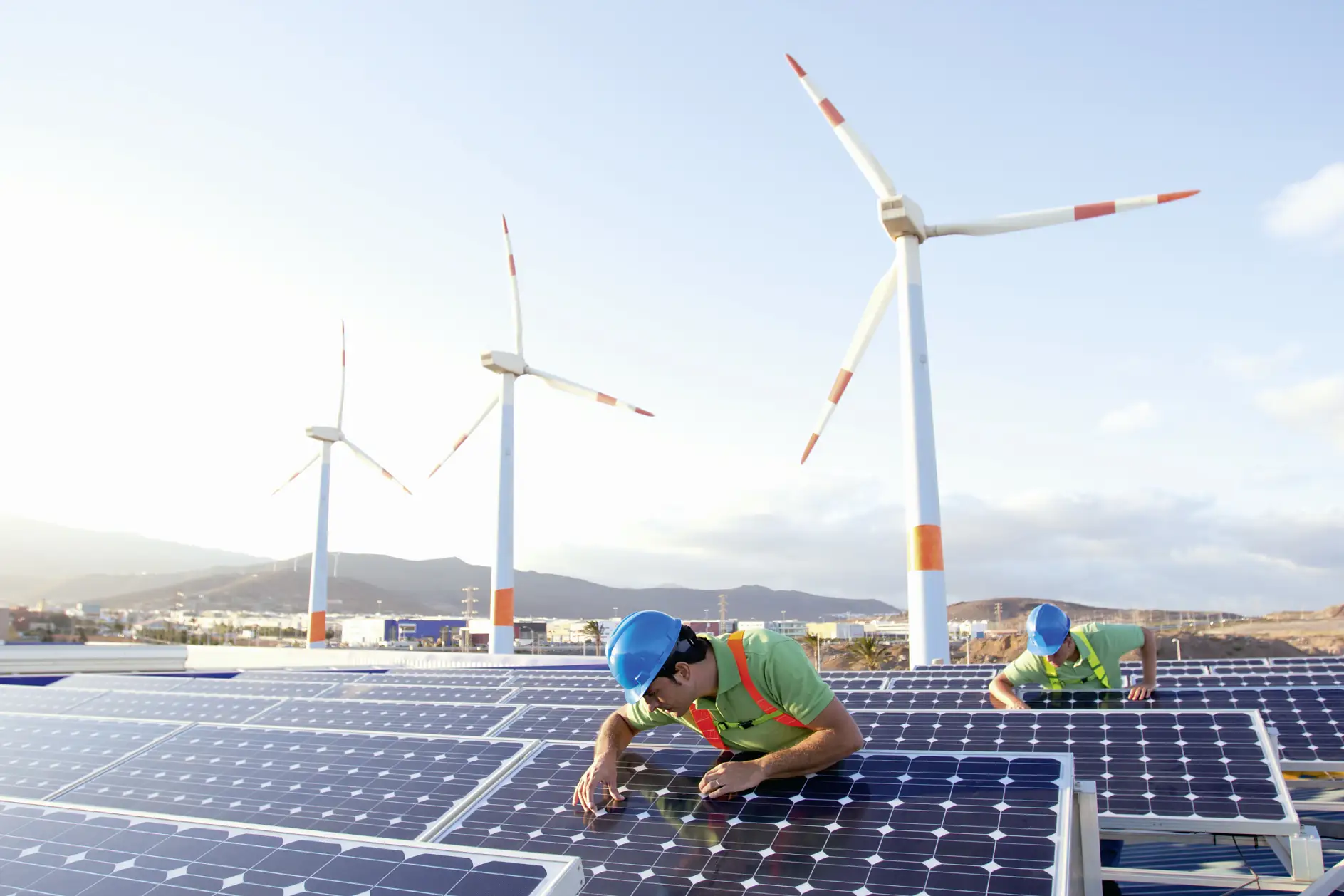 Industrias fotovoltaica y eólica