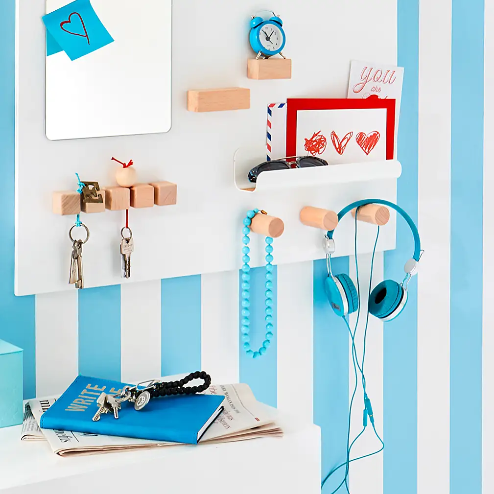 Make a key holder for the wall
