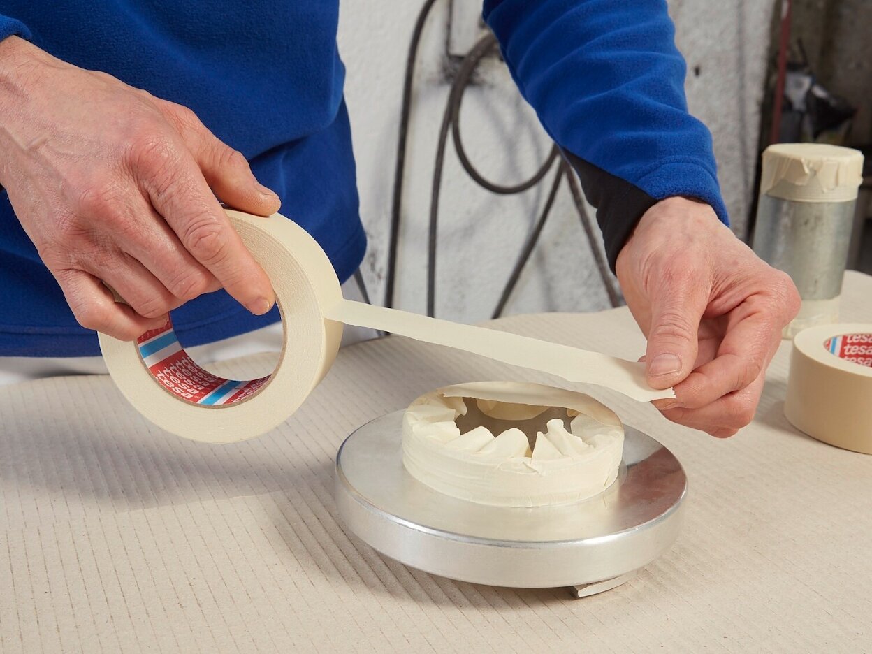 tesa-4317-thin-paper-masking-tape-for-paint-spraying-round-step2of8-ap