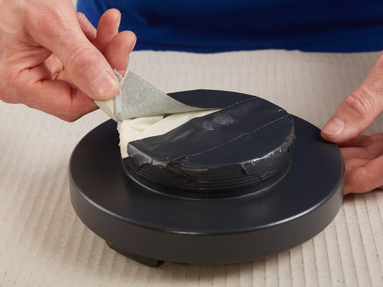 tesa-4317-thin-paper-masking-tape-for-paint-spraying-round-step5of8-ap