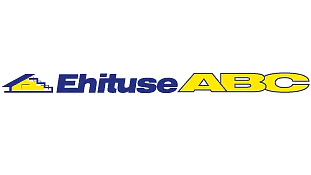 Ehituse ABC logo. Kujundusel on vasakul sinise ja kollase värviga stiliseeritud hoone kontuur, millele järgneb tekst Ehituse ABC, kus Ehituse on sinise ja ABC on paksude kollaste tähtedega. Taust jääb valgeks. (This text has been generated by AI)