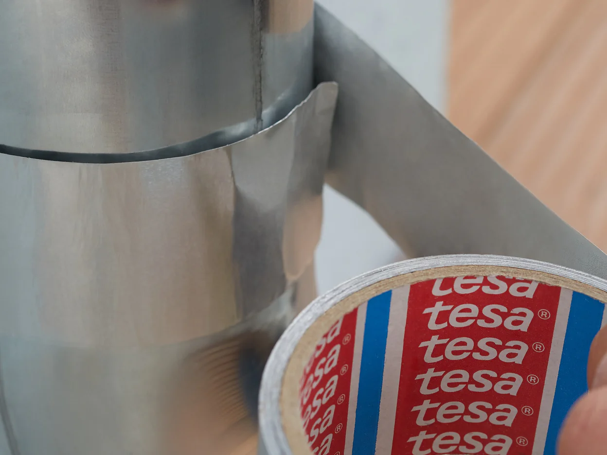 tesa_Aluminium_Tape_step_2of9_ap