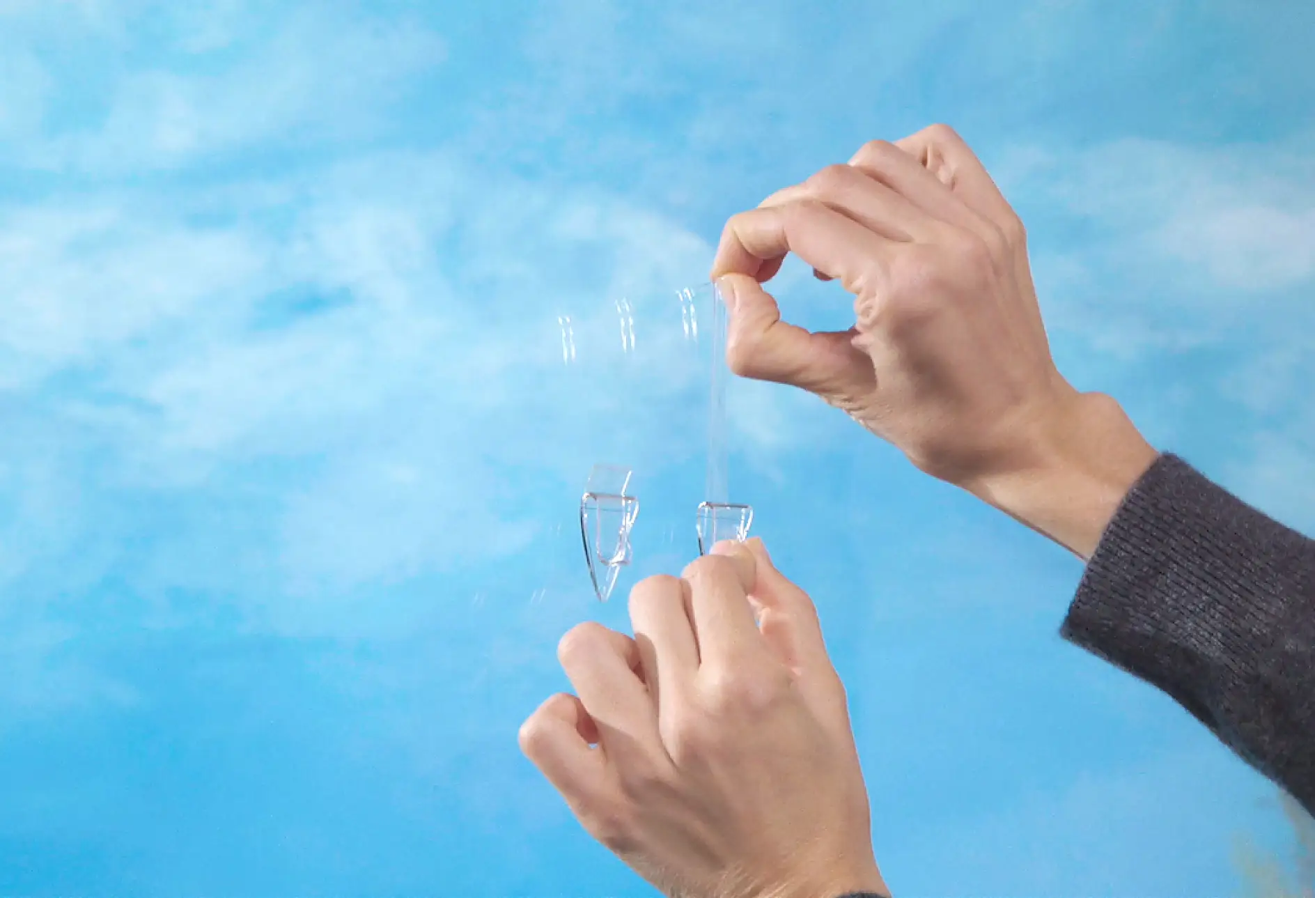 Fjernelse af tesa® Klæbekroge til transparente overflader og glas 0,2 kg.