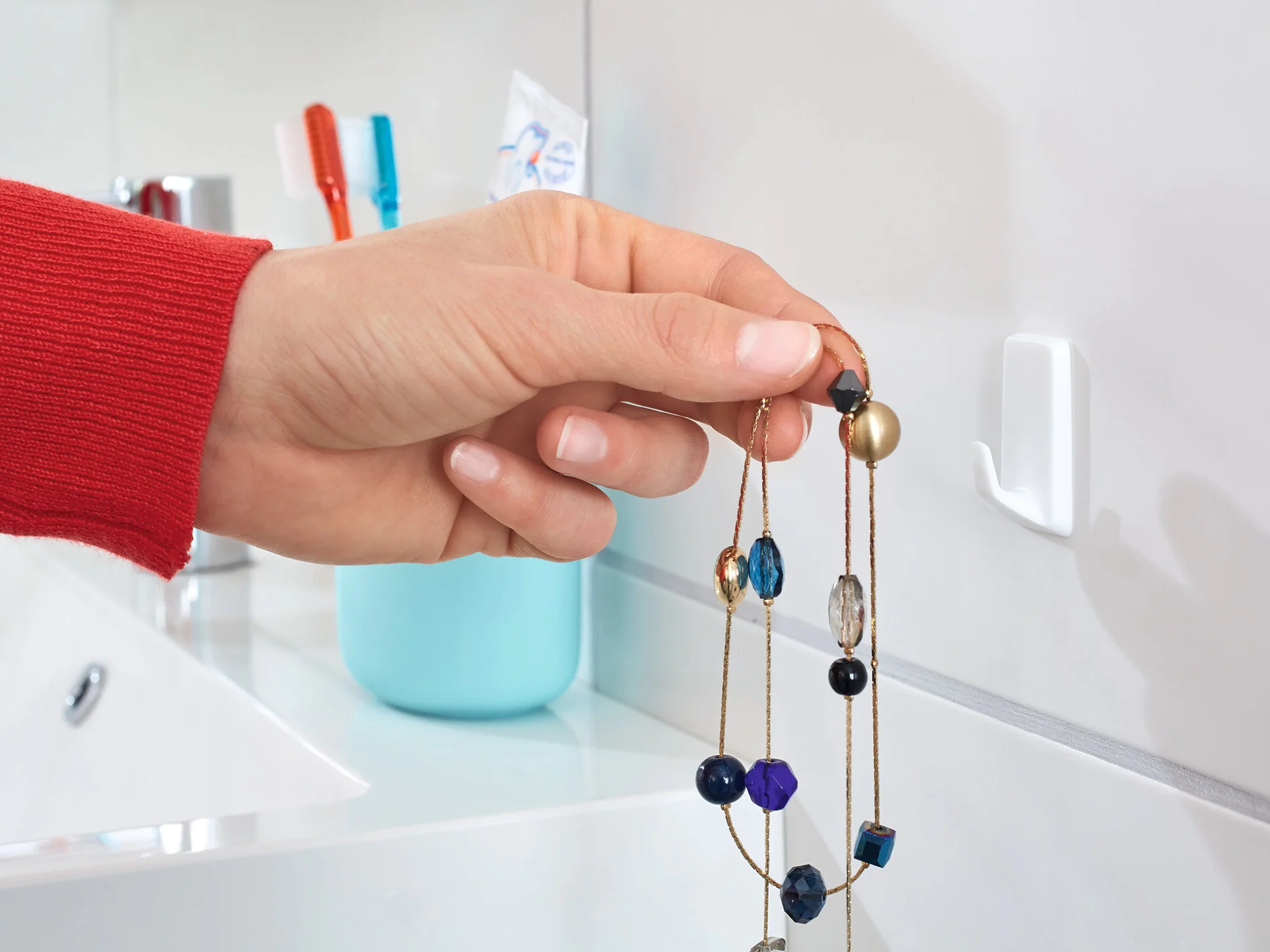 powerstrips-hooks-small-rect-white_step_9of13_ap