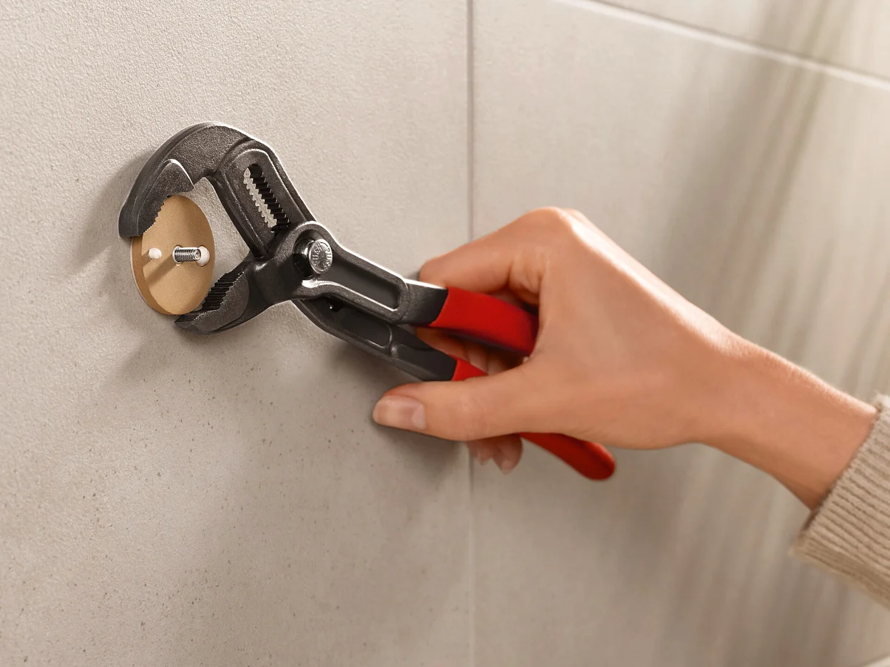 tesa_Moon_coloured_towel-hook_step_08of10_ap